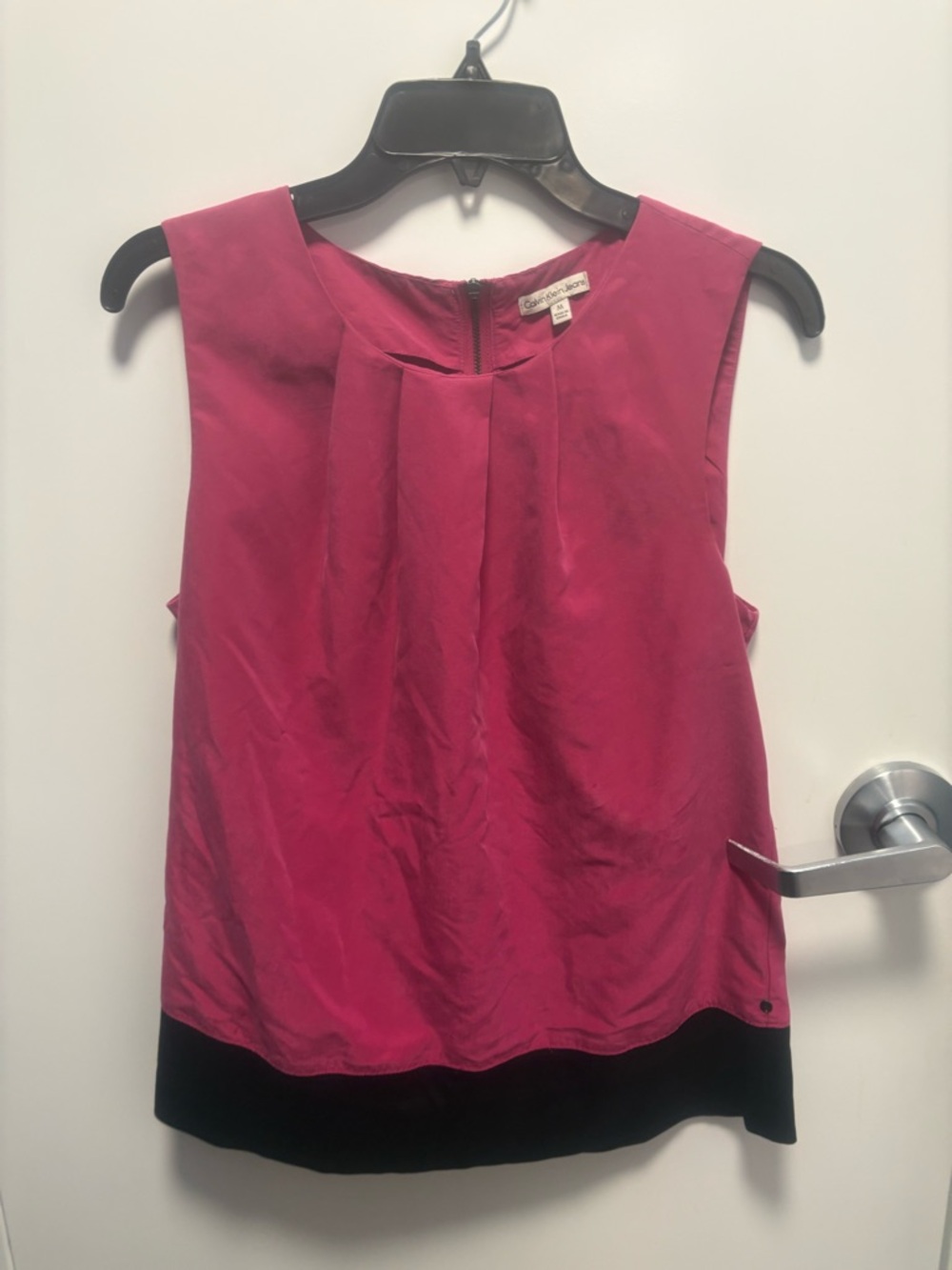 Calvin Klein Jeans Pink Sleeveless Blouse Pleated Round Neck Size M